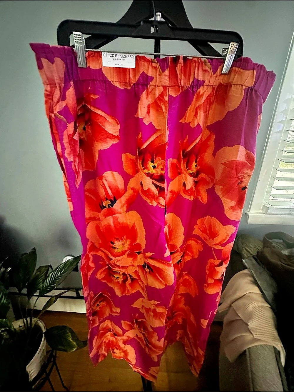 Chico's Wide Leg Floral Pants in Pink & Orange Size 3.5R (US 18)